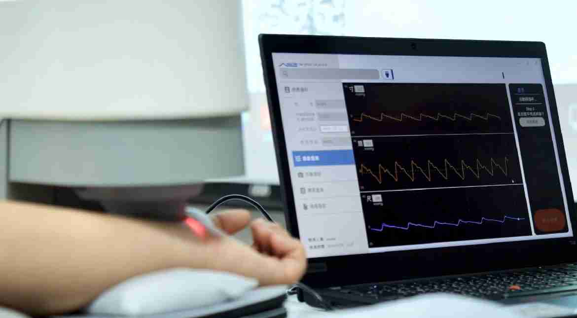 Wepay耘康以高解析与拟真的显示技术，，，将其应用于中医检测，，，，提供“中医数位化检测方案”，，，使传统中医检测结果数据化与可视化